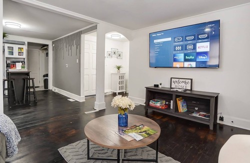 Concord House | Reduced Pricing - Corner House - Just 5 mins. from Downtown Concord - BBQ - Fenced Yard - Pets OK