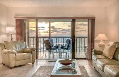 Indian Rocks Beach Apartment | Reflections on the Gulf 504, Sleeps 6, 2 Bedroom, Gulf Front, Pool, Spa