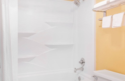 Graysville Hotel | Regency Inn & Suites-Hamilton Place