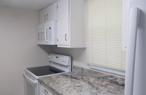 Dunedin Condo | Relax and enjoy life at our updated Dolphin Point Condo in Dunedin