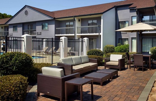 Norcross House | Relax and Recharge! 4 Pet-friendly Units, Onsite Swimming Pool, Free Parking