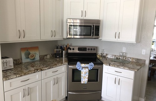 Auburndale House | Relax at Southern Exposure in Auburndale with a Pool & 76 Acre Private Lake.
