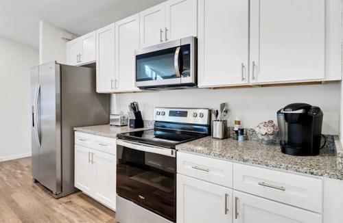 Mariner House | Relax & Enjoy the Sun in Heated Salt Water Pool & Large Screen In Patio!