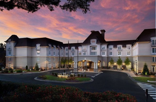 Braselton Hotel | Relax in Elegant Guest Suite Next to Top Wine Producer in Georgia Vineyard