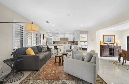 South Corals House | Relax in Luxury - 3 Bed, 2 Bath Oasis with Pool