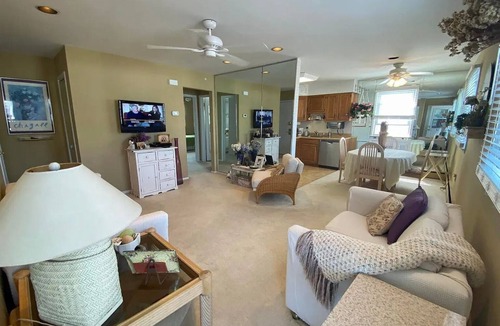 Margate City Condo | Relax in Margate 2BR Condo Two Blocks From Beach & Minutes to Atlantic City