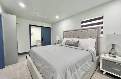 Ludlam House | Relax in Miami: Your Dream Resort-style Getaway