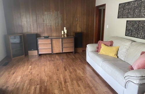 Knoxville House | Relax in style! 3 BR ranch near downtown! FENCED yard! PETS welcome