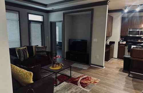 Dunwoody Apartment | "Relax in Style":Charming 2-Bed,2-Bath Getaway Perfect for Families of Couples!