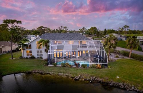 Trailer Estates House | Relax & Play Luxe 3 BR Escape w Pool & Games