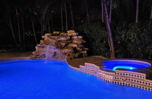 Palmetto Bay House | Relax under the Palms in Pinecrest! Waterfall, Pool and spa