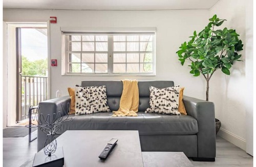 West Little Havana Apartment | Relaxed apt,1&1w/patio; 7 min to Mia airport