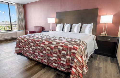 Dandridge Hotel | Relaxed Stay Perfect for Exploring Great Smoky Mountains National Park
