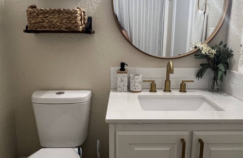 Pensacola House | Relaxing 3bedroom and 2bathroom residential home