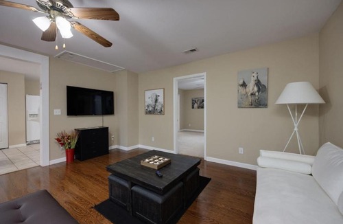 West Meade House | Relaxing 3BR Retreat 15 Minutes to Broadway
