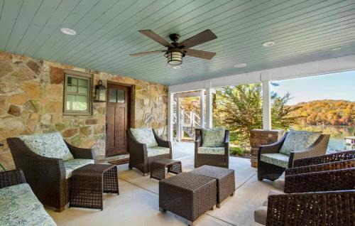 Ashley Oaks House | Relaxing 5BR Lake House Retreat