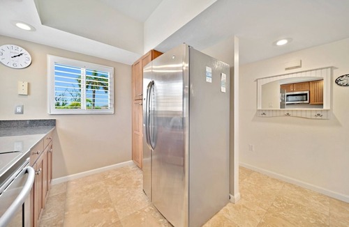 Sanibel Condo | Relaxing beach condo- beachfront view, screened lanai