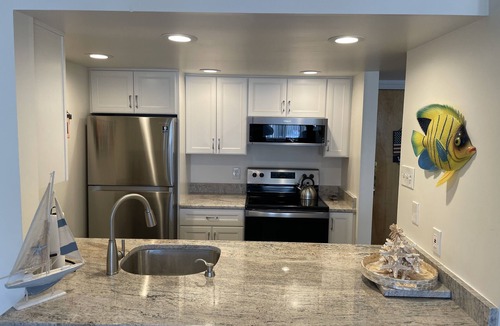 Southend Condo | Relaxing Beach Getaway - Beachfront 2 BR, 2Bath condo with 2 pools.