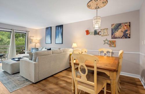 Folly Field Villa | Relaxing Beach Retreat - Walk to Beach and Resort