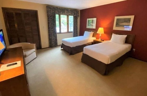 Sapphire Resort | Relaxing Getaway! Close to Ski Sapphire Valley, 3 Pools, Free Parking