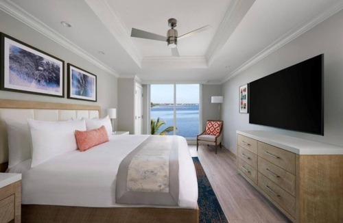 Charlotte Harbor Hotel | Relaxing Harbor Escape! Pet Friendly Stay w/Onsite Dining, Pool & Gym!