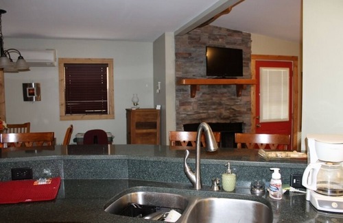 Highlands Cottage | RELAXING MOUNTAIN GET-A-WAY IN HIGHLANDS, NC. GOOD FOR ALL SEASONS!