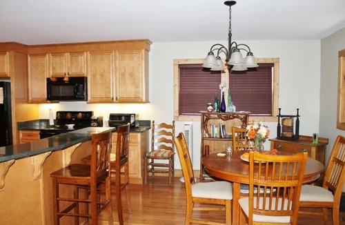 Highlands Cottage | RELAXING MOUNTAIN GET-A-WAY IN HIGHLANDS, NC. GOOD FOR ALL SEASONS!