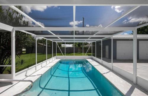 Palmetto House | Relaxing Pool Side - Near Fairgrounds