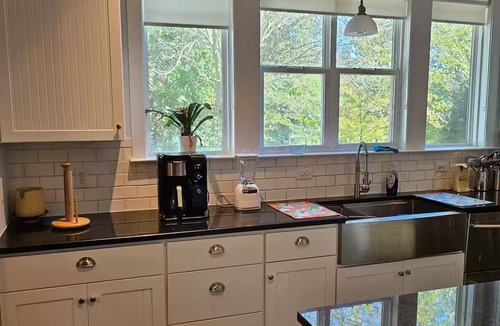 Cliftondale House | Relaxing Retreat with Quick Access to Airport & City