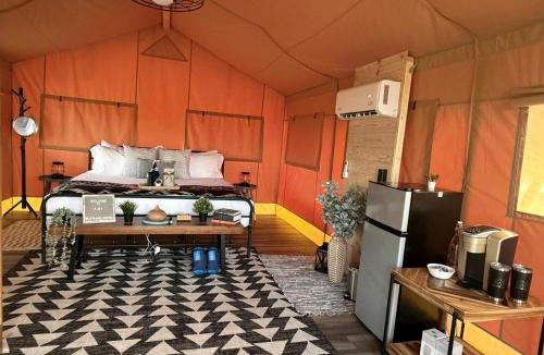 Okeechobee Other | Relaxing Safari Tent with Fire Pit, Hammocks & BBQ in Basinger, Florida