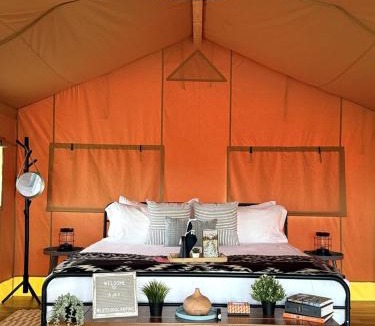 Okeechobee Other | Relaxing Safari Tent with Fire Pit, Hammocks & BBQ in Basinger, Florida