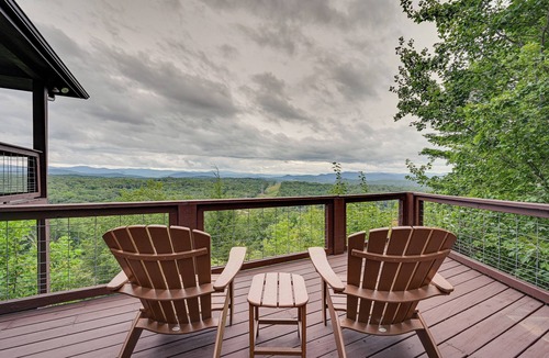 Salem House | Relaxing Salem House with Boat Slip & Mtn Views!