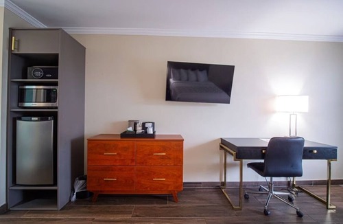 Ocala Apartment | Relaxing Stay in Florida! 2 Comfortable Units, Free Breakfast, Onsite Pool