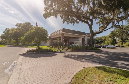 Ocala Apartment | Relaxing Stay in Florida! 2 Comfortable Units, Free Breakfast, Onsite Pool