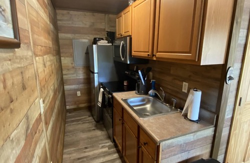 Elizabethton Cabin | Relaxing waterfront cabin with a loft!