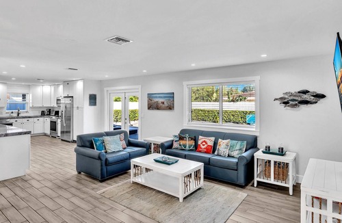 Bel Air Villa | Remarkable 4 Bedroom Villa by the Beach