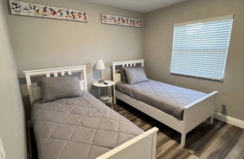 Dundee House | Remodel Home 2022 3Bed 2BATH HOME, Near LEGOLAND AND OTHER ATTRACTIONS