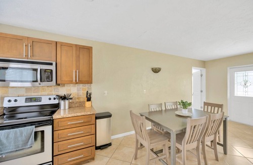 Oyster Bay House | Remodel Home w/Heated pool, patio & gas grill