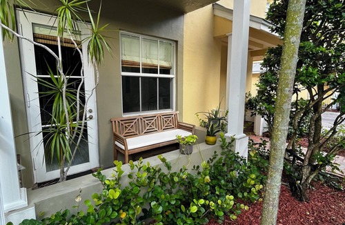 Sailboat Bend Condo | Remodeled 1/1 in Historic Sailboat Bend. 10 min to Downtown Las Olas and Beach