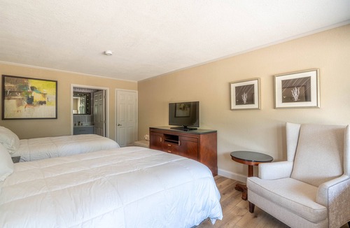 Wappapello Resort | Remodeled 2 Queen Room with high speed internet