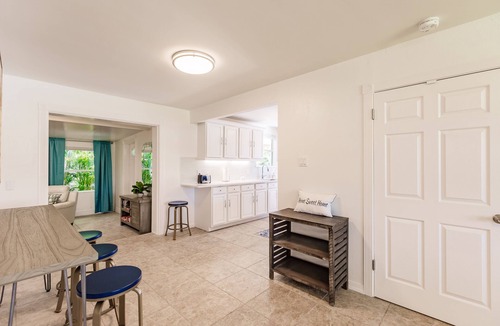 Naples Park House | REMODELED BEACH HOME IN NAPLES! 1 1/2 MILES TO VANDERBILT BEACH WITH POOL/SPA