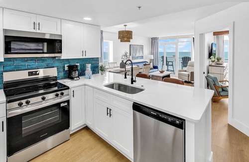 Atlantic Beach Condo | Remodeled Coastal Retreat with Breathtaking Views