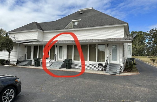 Blakely Apartment | Remodeled Cozy 1Bed1Bath small town apartment.