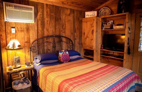 Robbinsville Cabin | Remote Tree-House Style Cabin in Nantahala National Forest