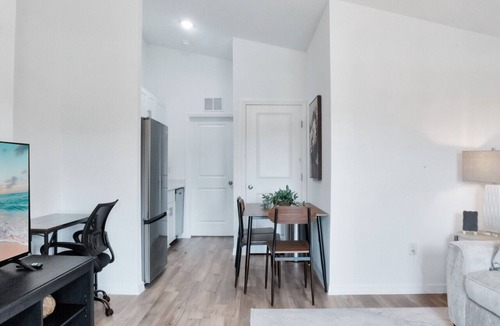 Winter Haven Apartment | Remote workers 1bed w/full kitchen & living room