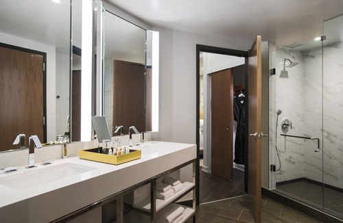 College Park Hotel | Renaissance Atlanta Airport Gateway Hotel