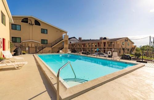 Tallahassee Apartment | Renegade 236 - 3 minute walk to FSU