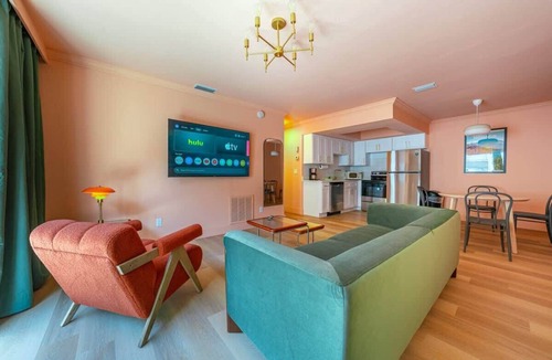 Bay Esplanade Apartment | Renovated 2025 - Retro Beach Oasis with Color Pop