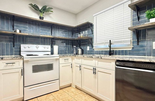 Norcross Condo | Renovated 2BR Townhouse in Norcross