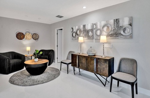 South Lake House | Renovated 5½ Bedroom Home with Amazing Pool